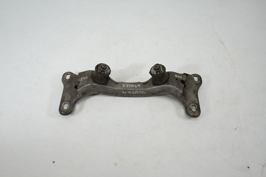 Gearbox mounting bracket