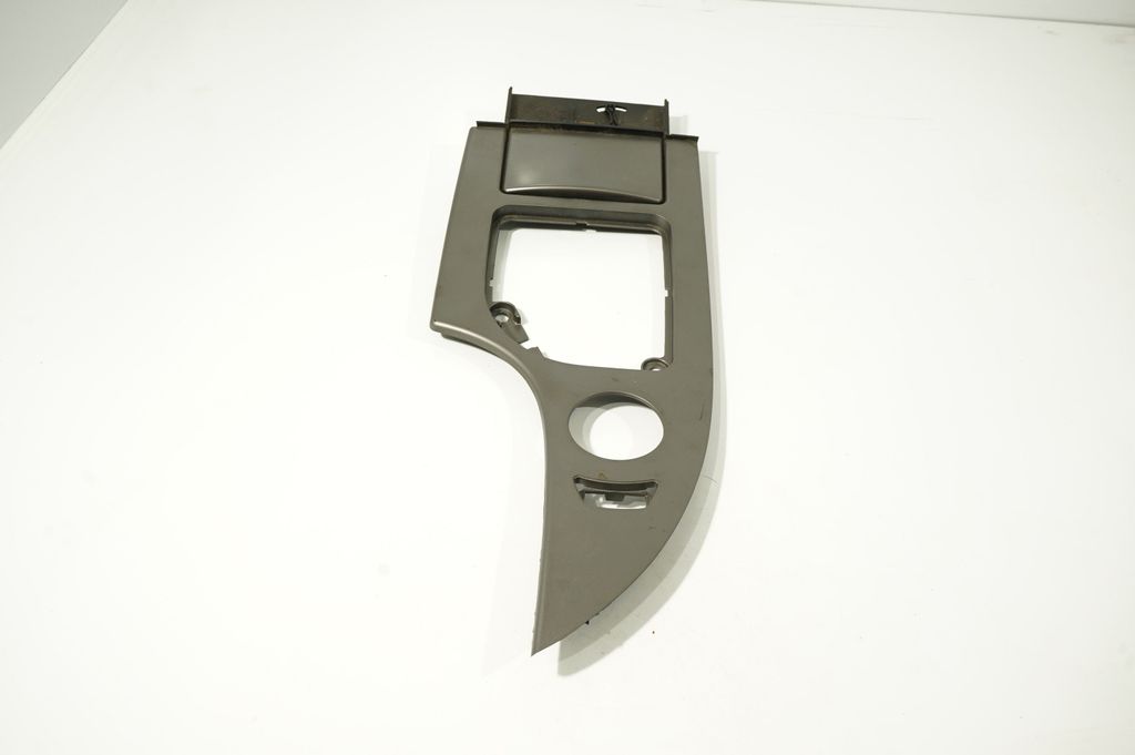 Gear shifter surround trim plastic (3)