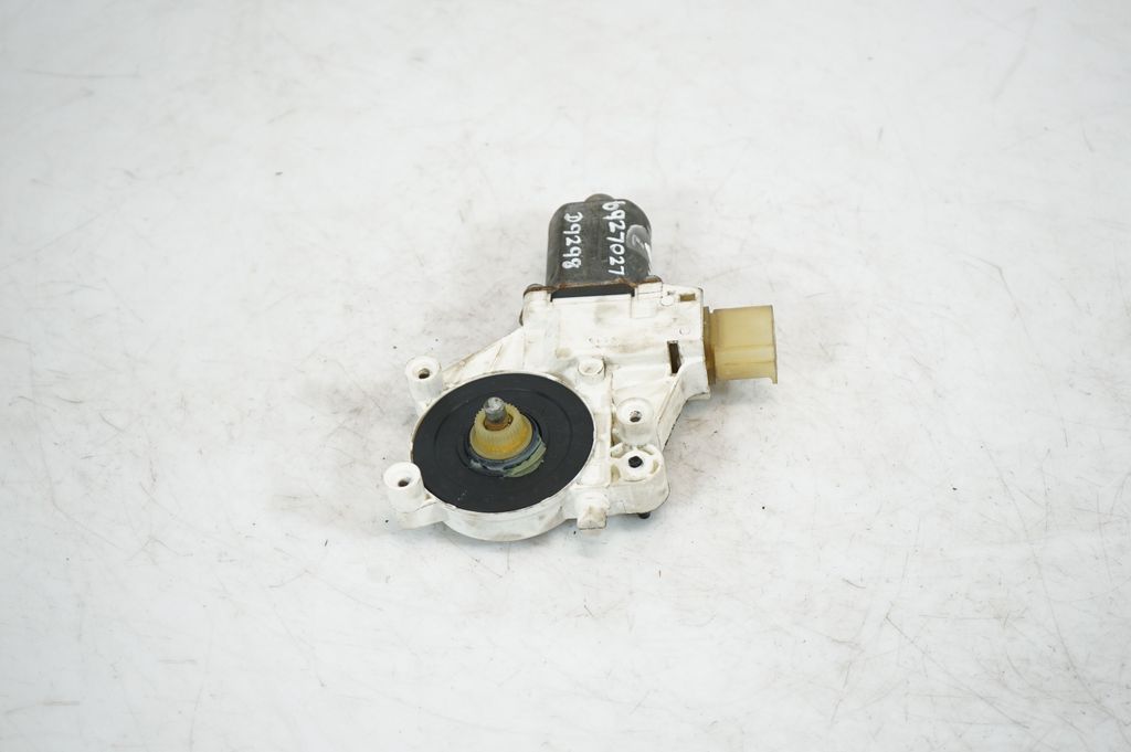 Front door window regulator with motor (2)