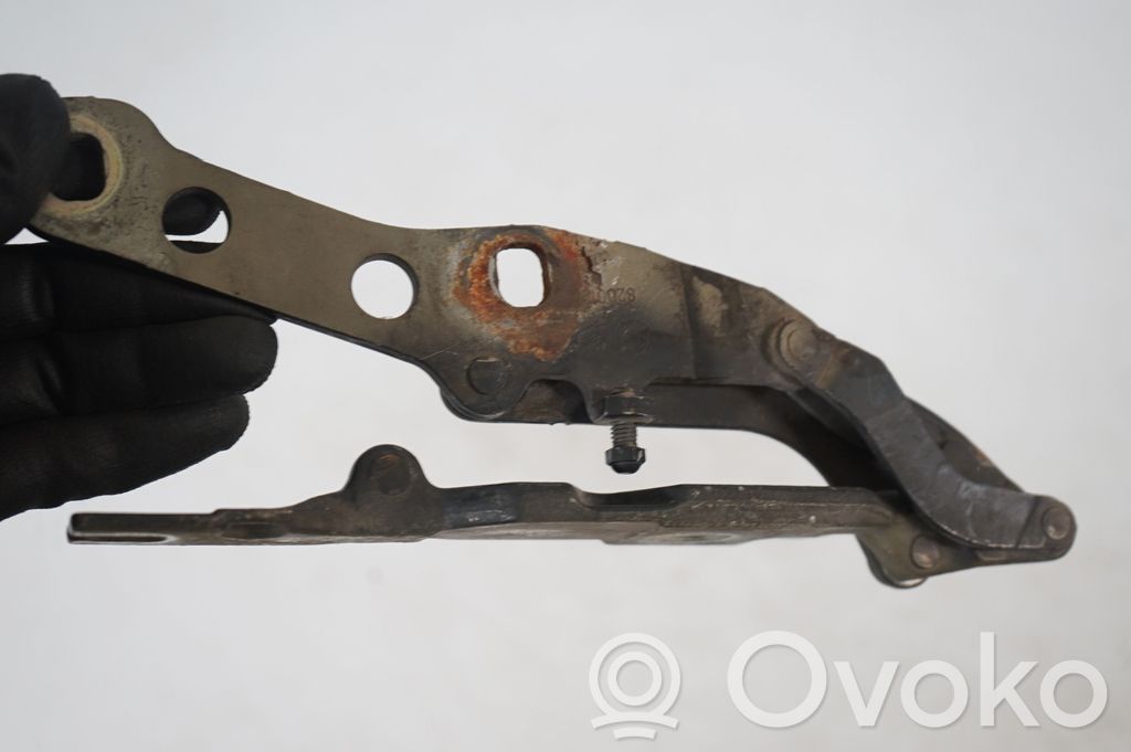 Engine bonnet/hood hinges (6)