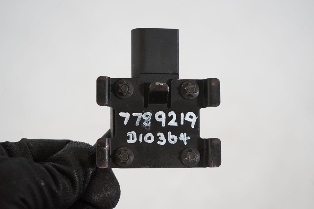 Exhaust gas pressure sensor (8)