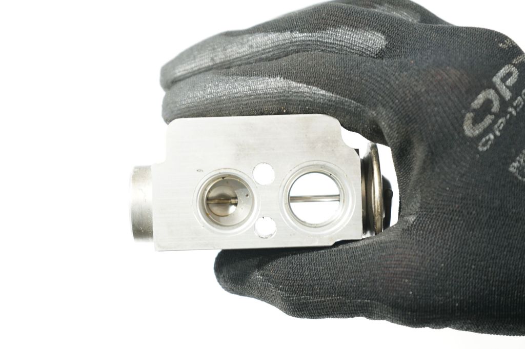Air conditioning (A/C) expansion valve (7)