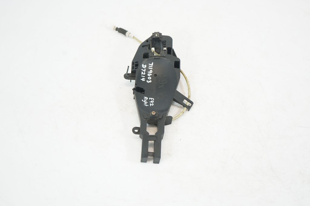 Front door coupe exterior handle/bracket (2)