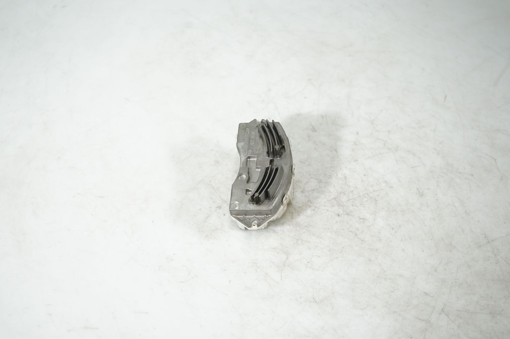 Heater blower motor/fan resistor (2)