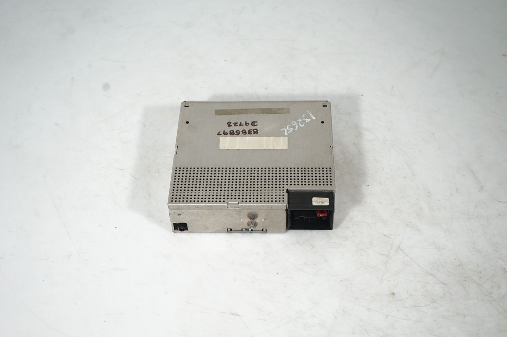 Radio/CD/DVD/GPS head unit (3)