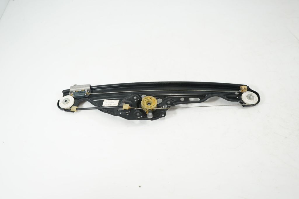 Rear door window regulator with motor (5)