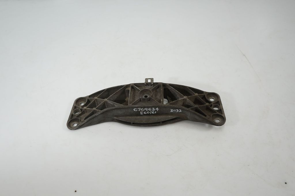 Gearbox mounting bracket (5)