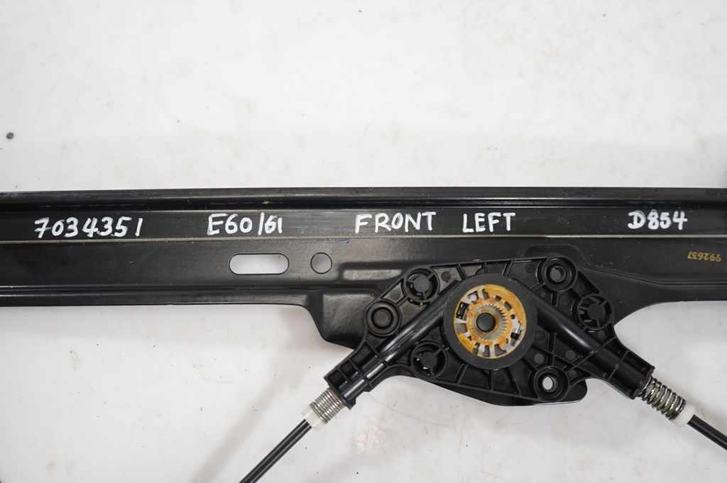 Front door window regulator with motor (9)