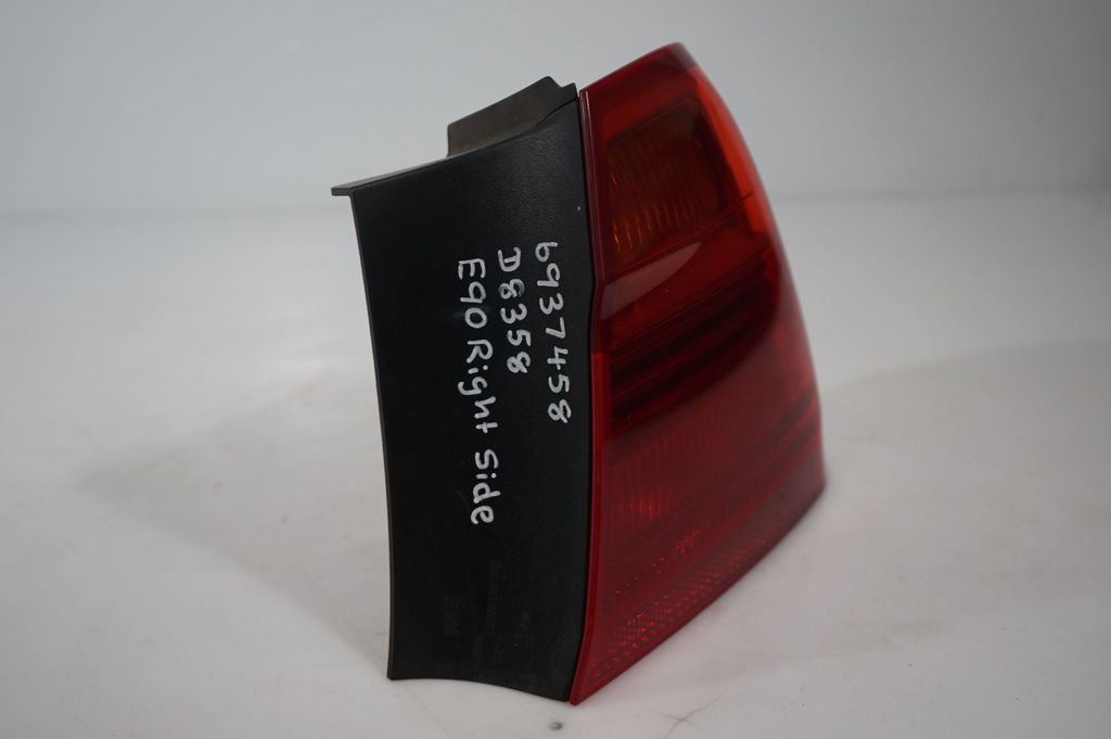 Rear/tail lights (8)