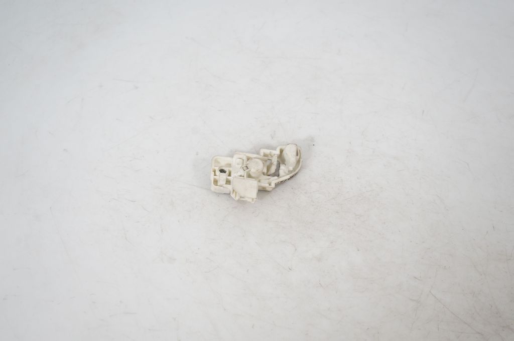 Tail light bulb cover holder (5)