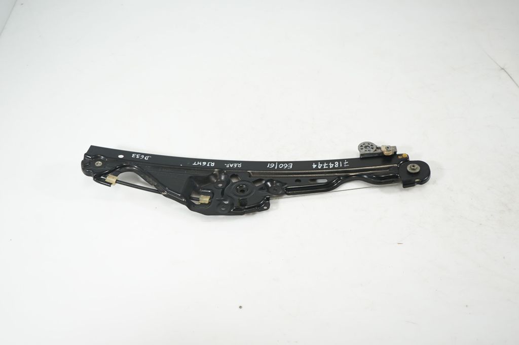 Rear door window regulator with motor (3)