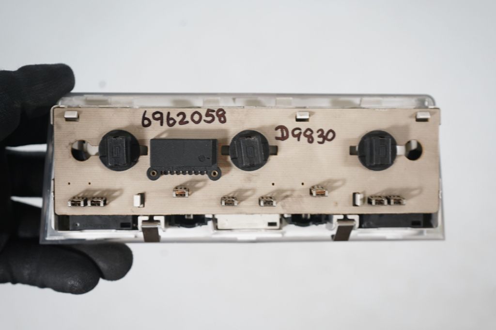 Front seat light (7)