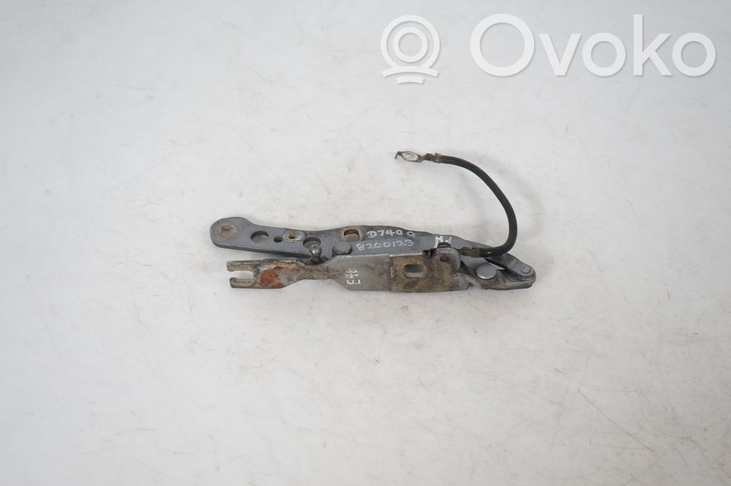 Engine bonnet/hood hinges