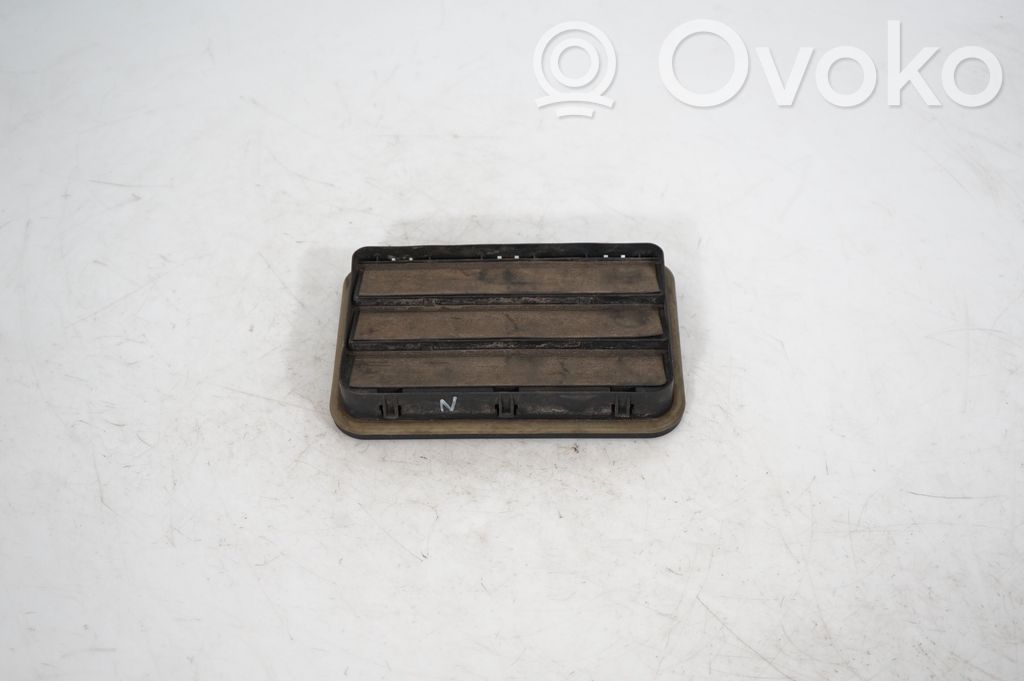 Quarter panel pressure vent (5)
