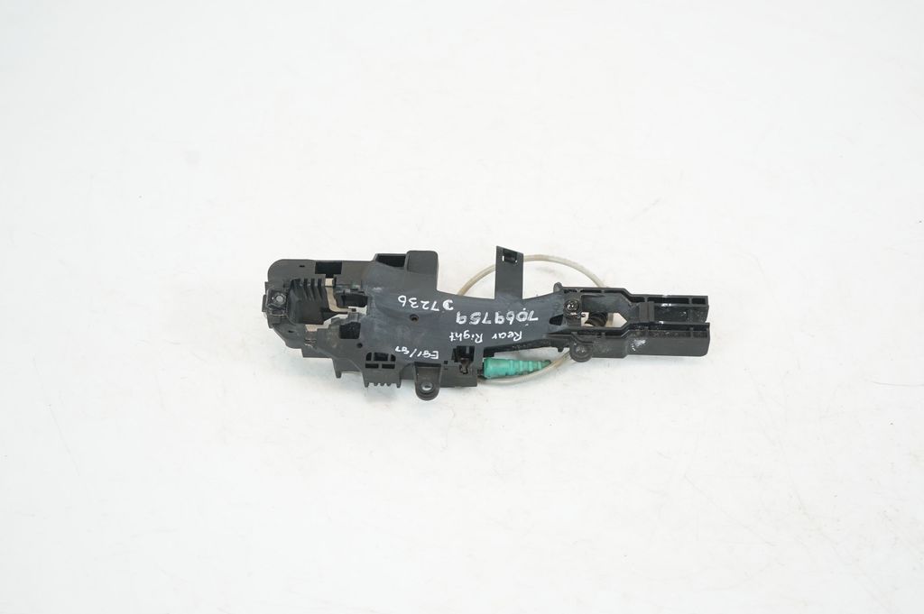 Rear door exterior handle/bracket (3)