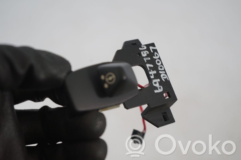 Steering wheel adjustment switch (7)