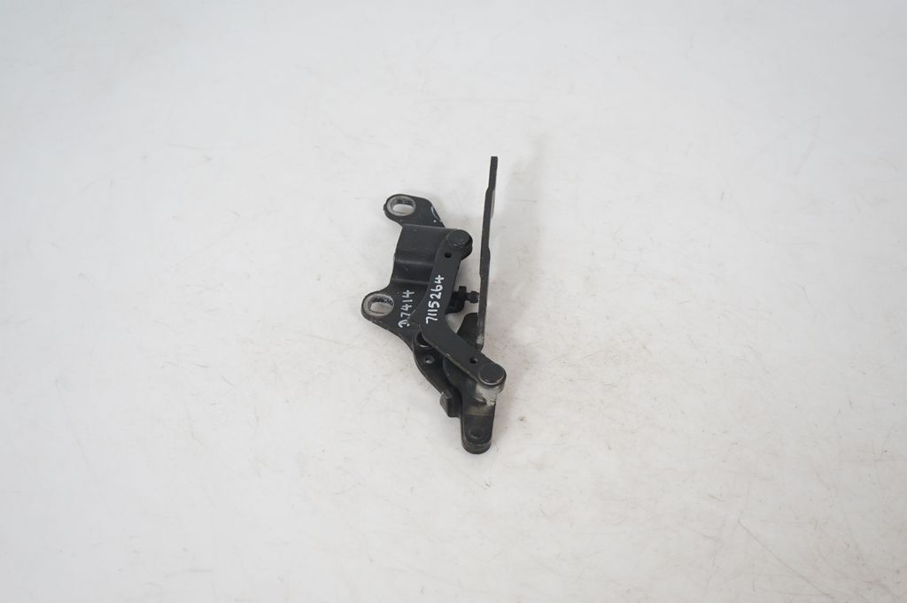 Engine bonnet/hood hinges (4)