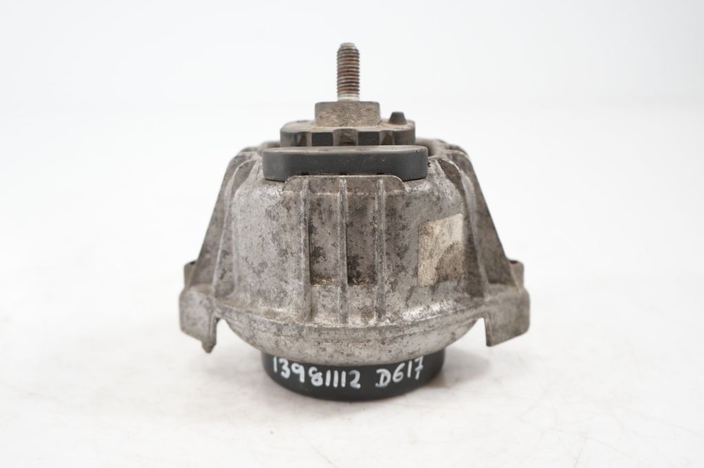 Engine mount bracket (5)