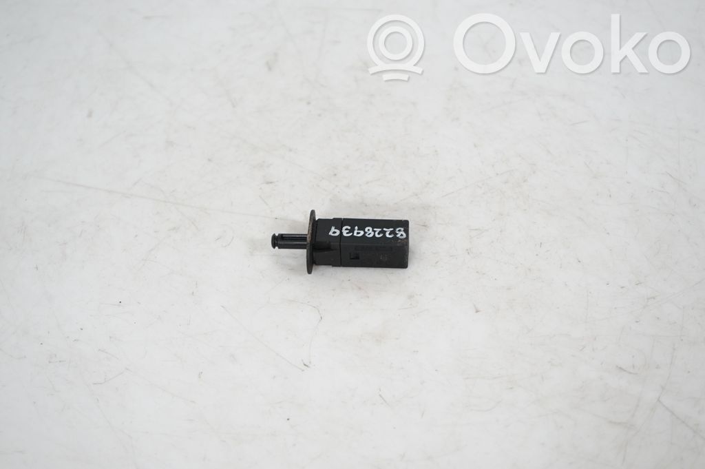 Fuel tank cap lock (3)