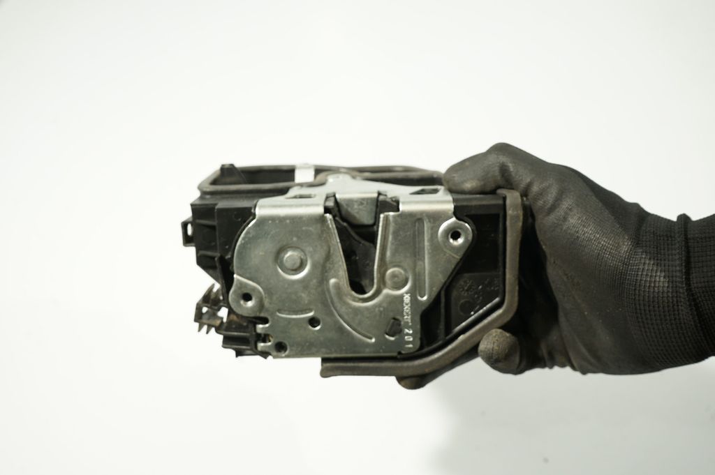Front door lock (8)