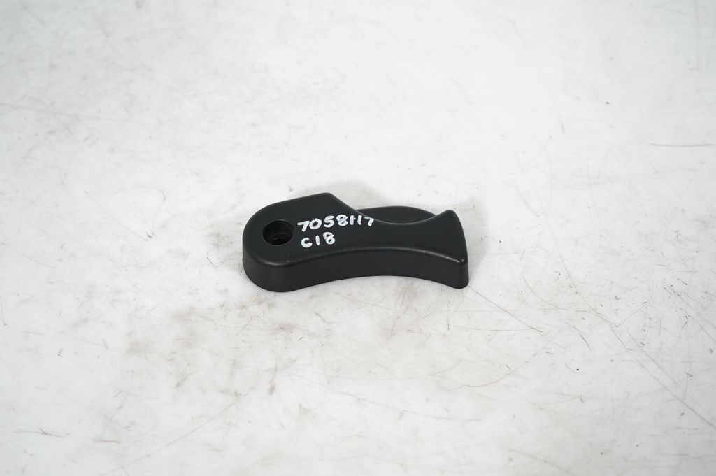 Engine bonnet (hood) release handle