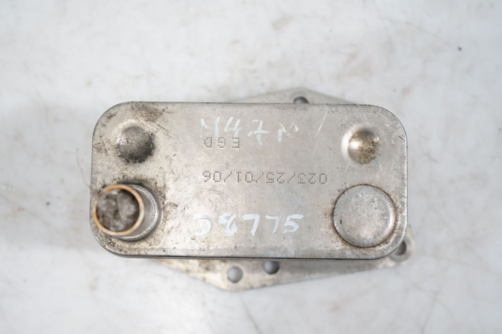 Engine oil radiator (9)