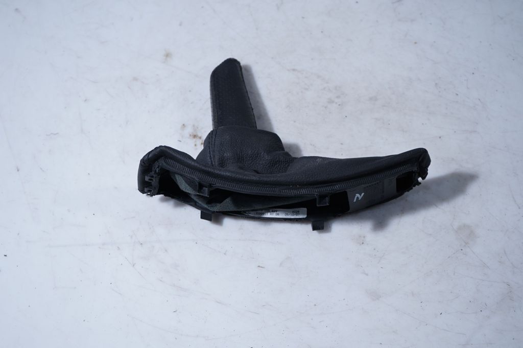 Handbrake trim (3)