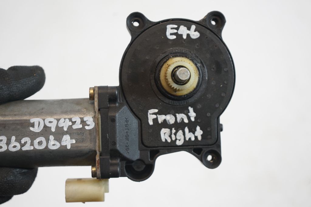 Front door window regulator motor (7)