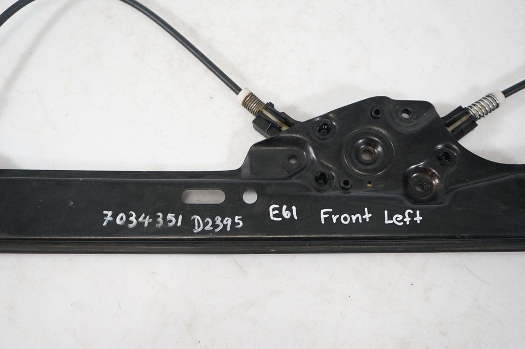 Front door window regulator with motor (9)