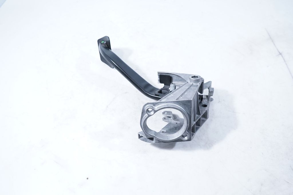 Brake pedal (6)