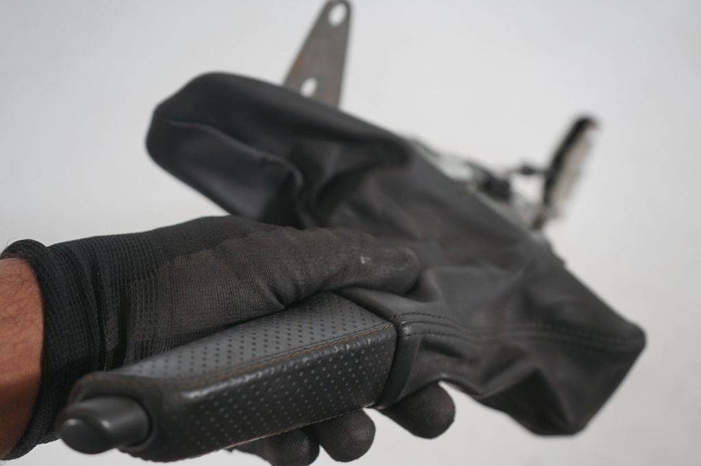 Handbrake/parking brake lever assembly (7)