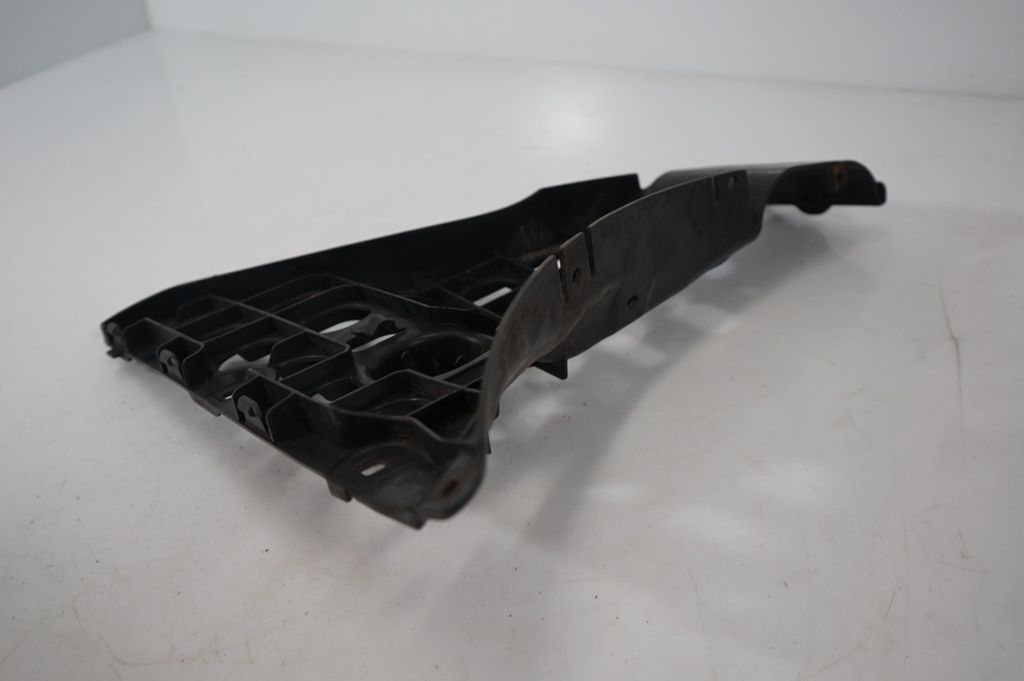 Rear bumper mounting bracket (7)