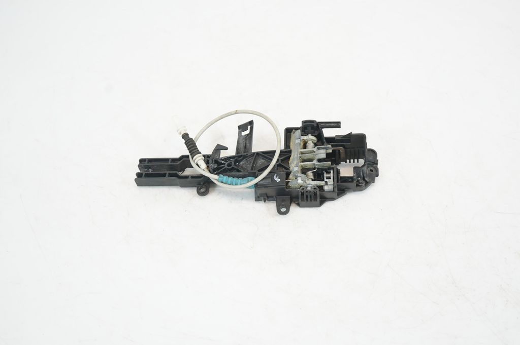 Rear door exterior handle/bracket (5)