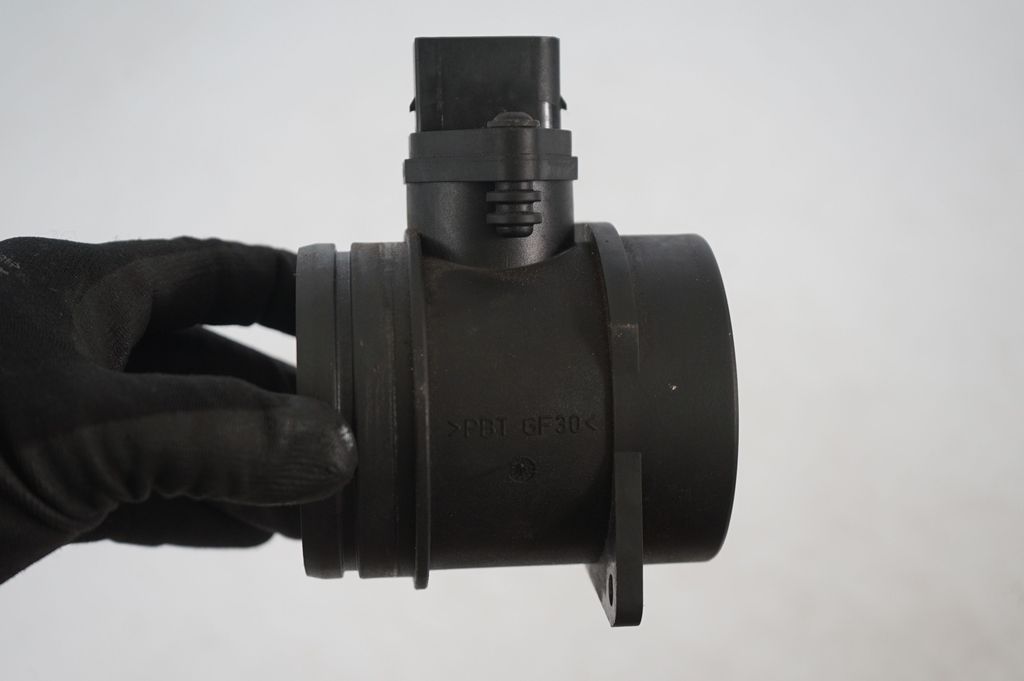 Mass air flow meter (8)