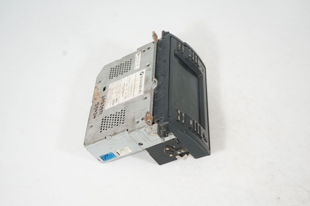 Radio/CD/DVD/GPS head unit (4)