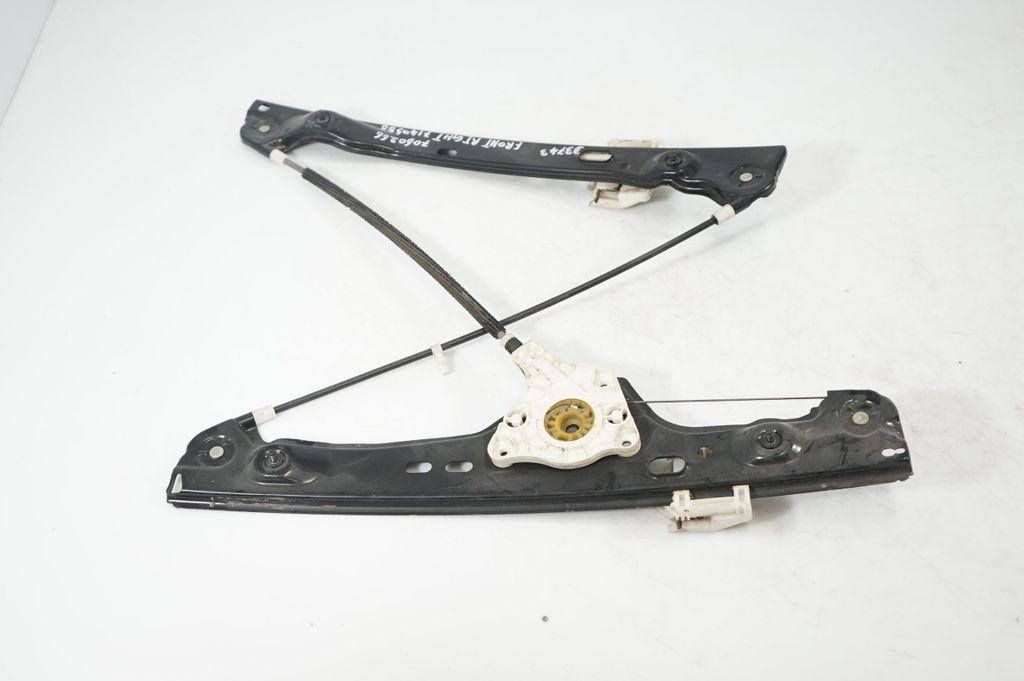 Front door window regulator with motor (3)