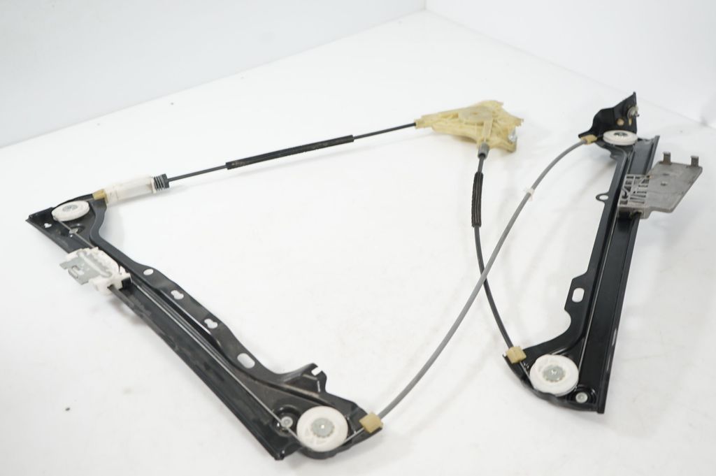 Front door window regulator with motor (6)