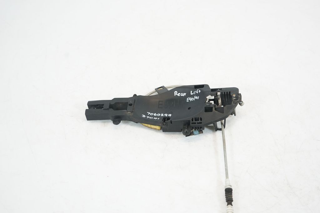 Rear door exterior handle/bracket