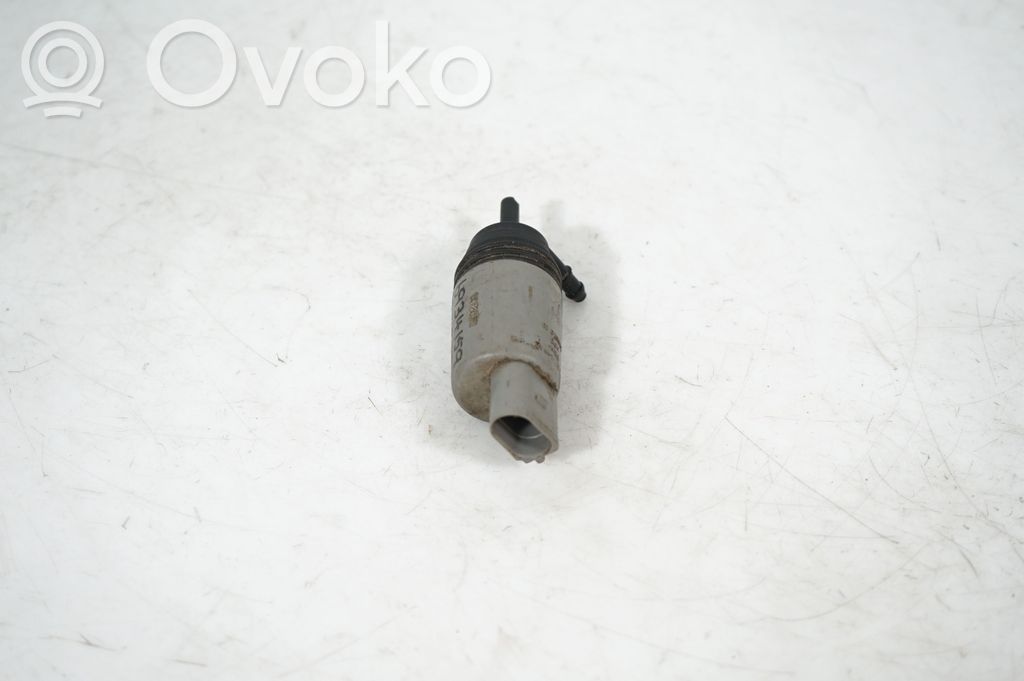 Windscreen/windshield washer pump (2)