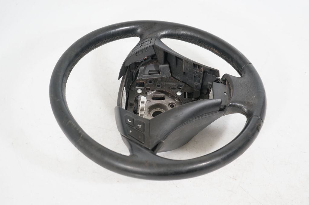 Steering wheel (4)