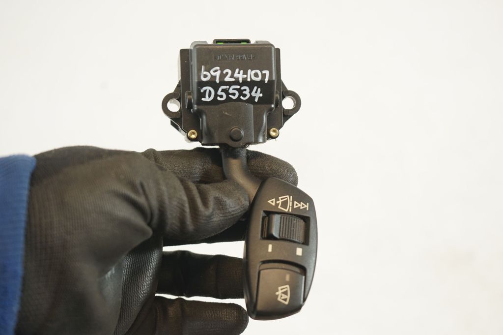 Wiper control stalk (8)