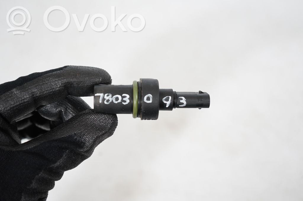 Camshaft position sensor (10)