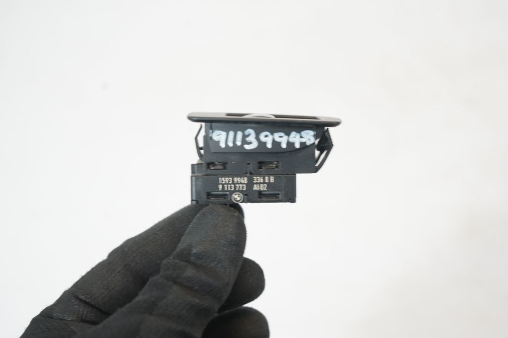 Electric window control switch (7)