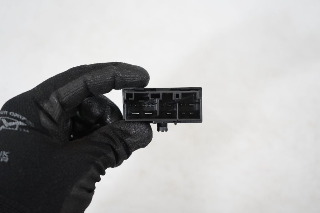 Seat control module (7)