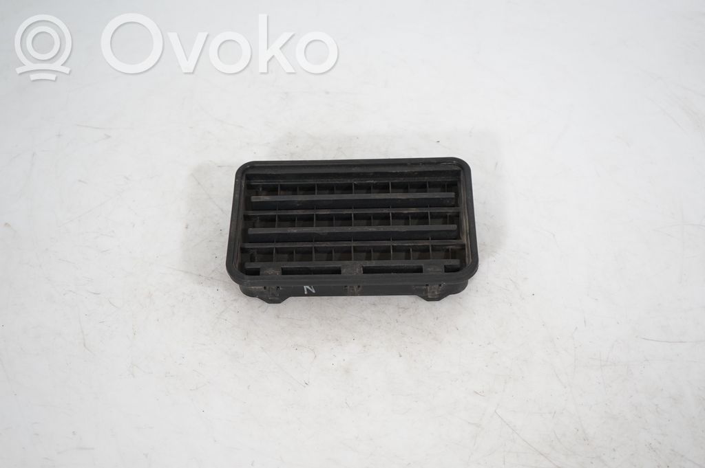 Quarter panel pressure vent (3)