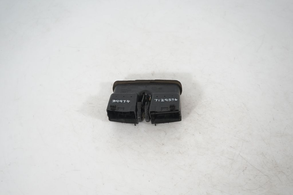 Rear air vent grill (5)