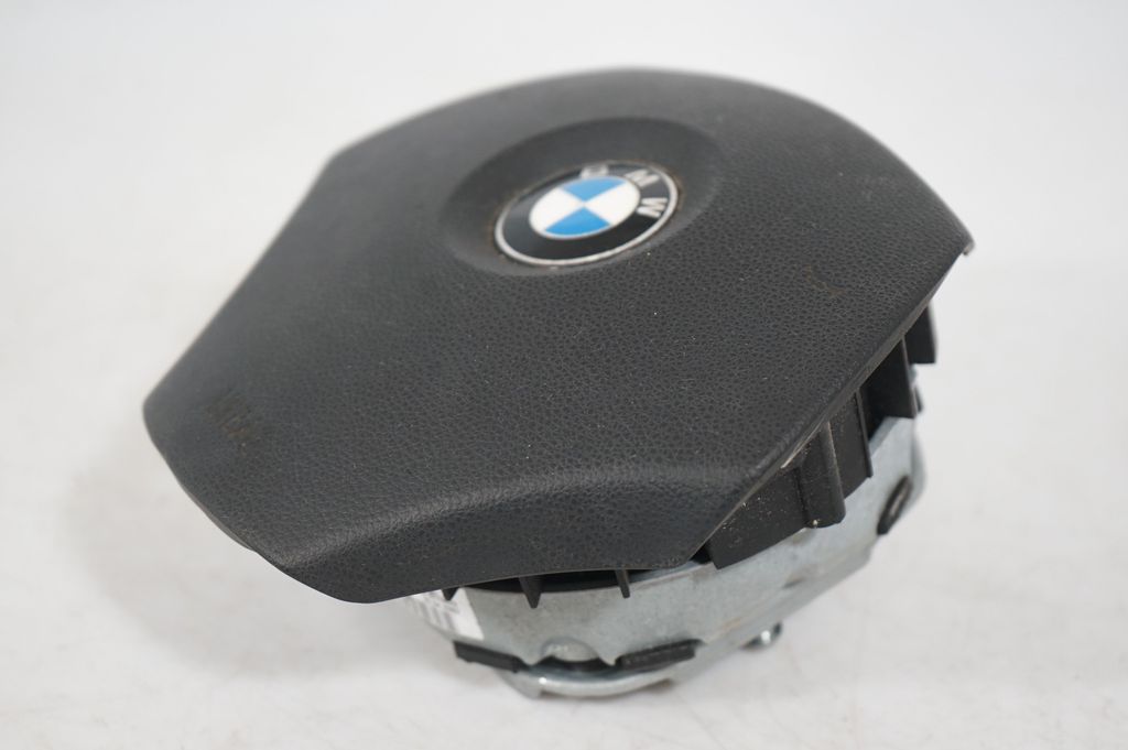 Steering wheel airbag (8)