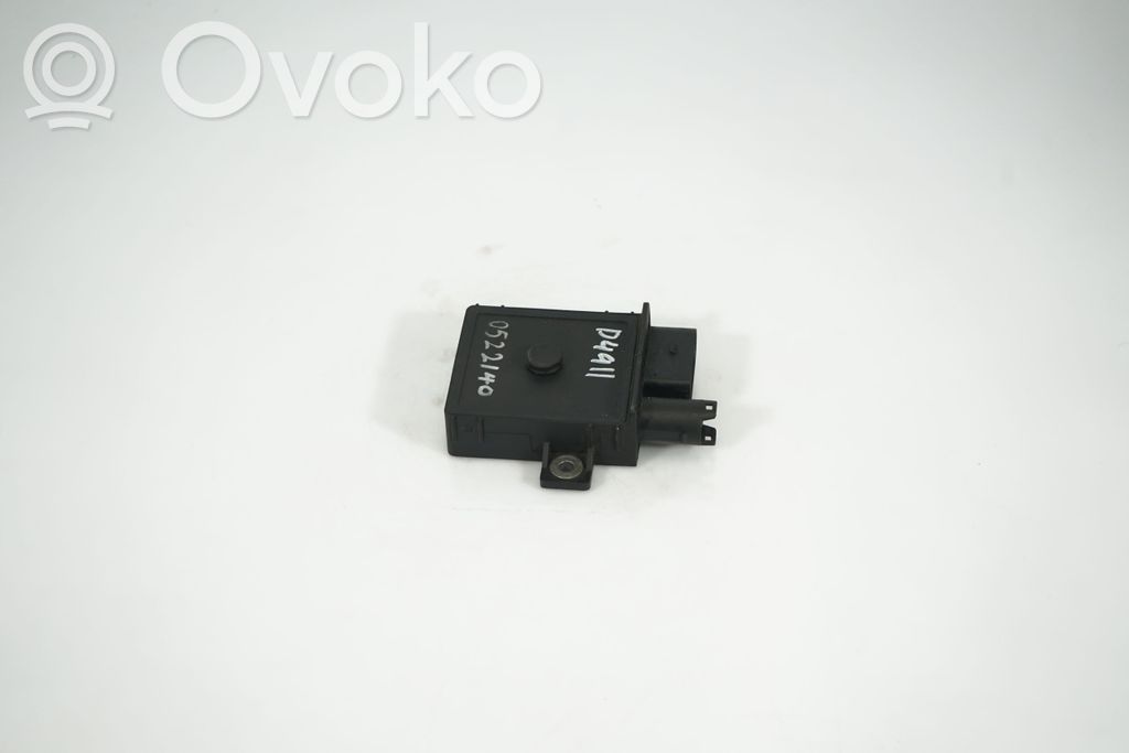 Glow plug pre-heat relay (2)