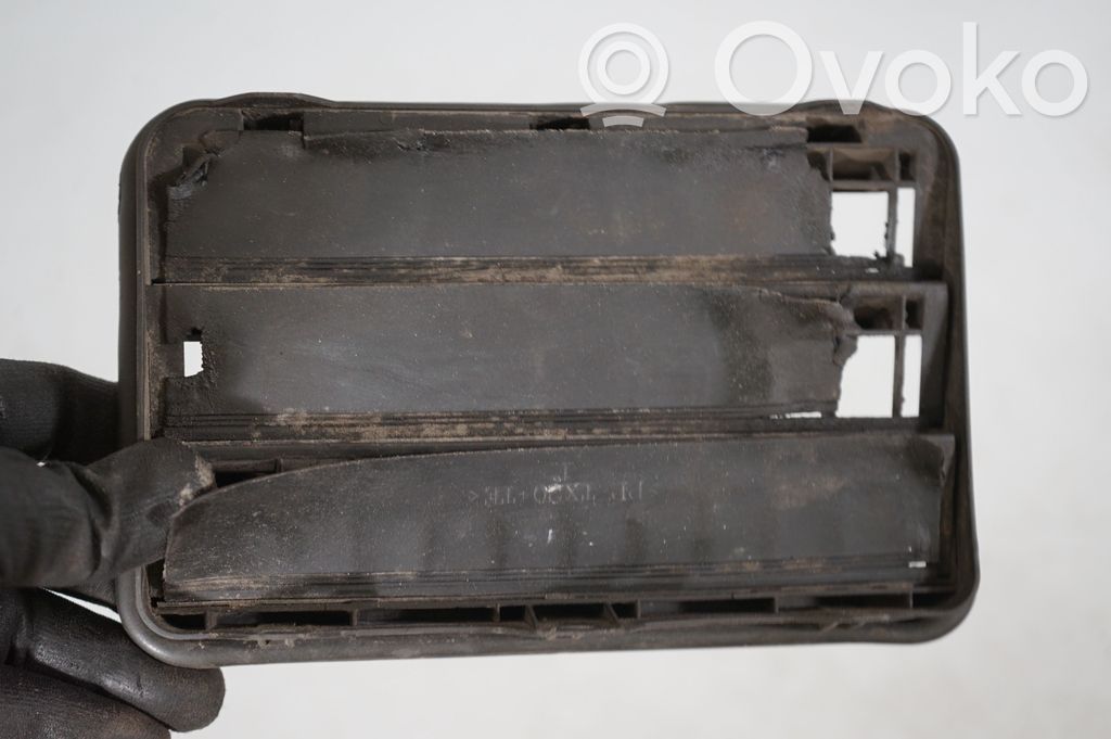 Quarter panel pressure vent (7)