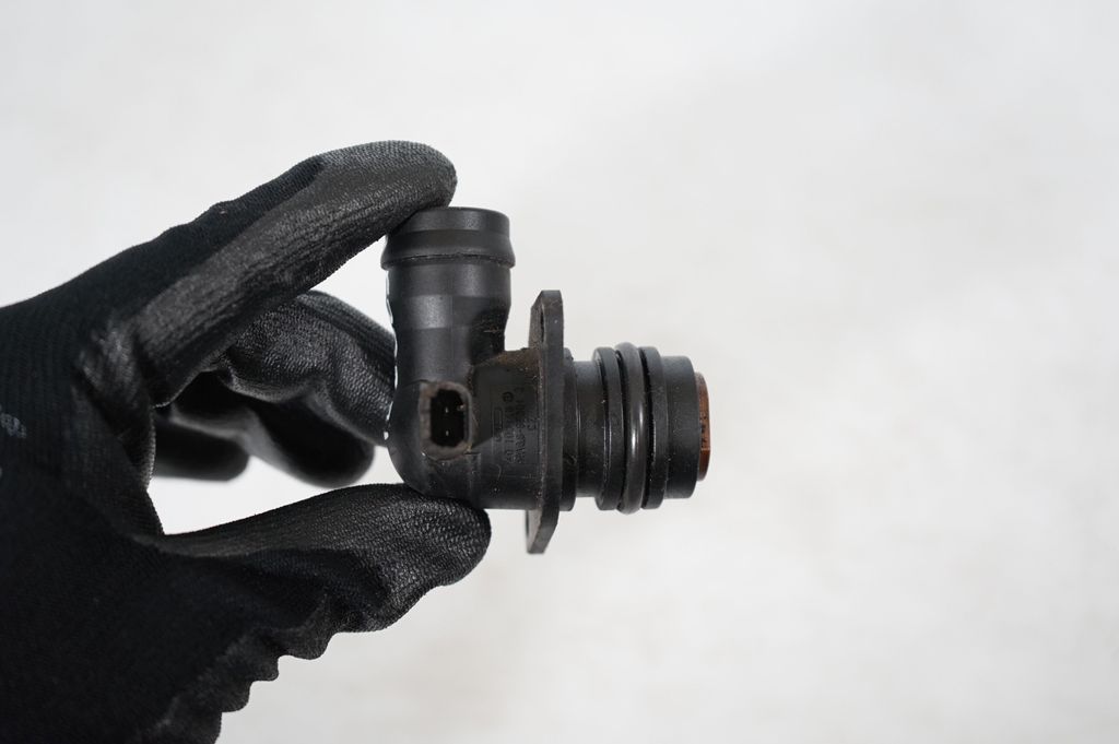 Breather hose/pipe (5)